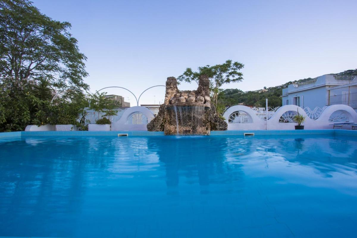 Hotel Terme Tirrenia Ísquia Exterior foto